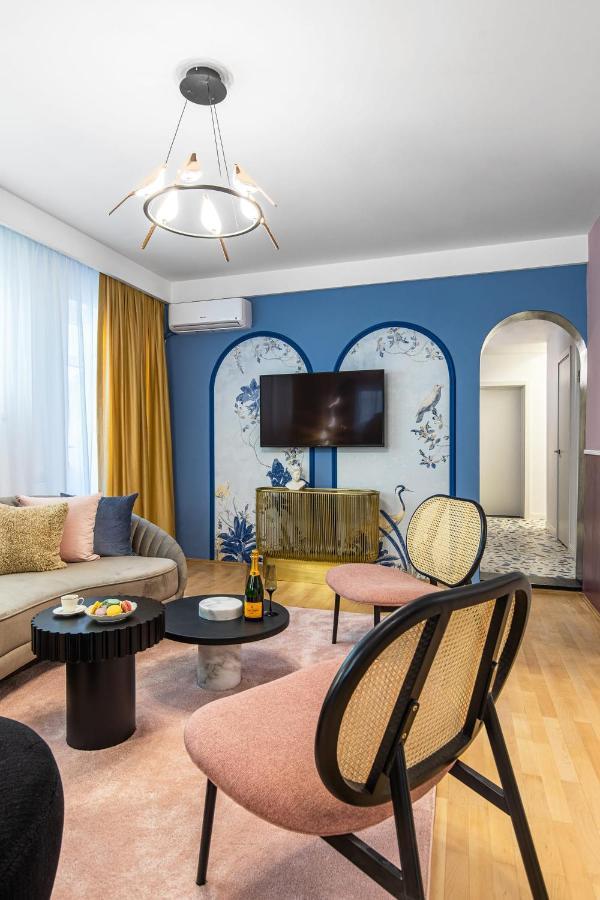 Holt - Birds Of Paradise Bucarest
